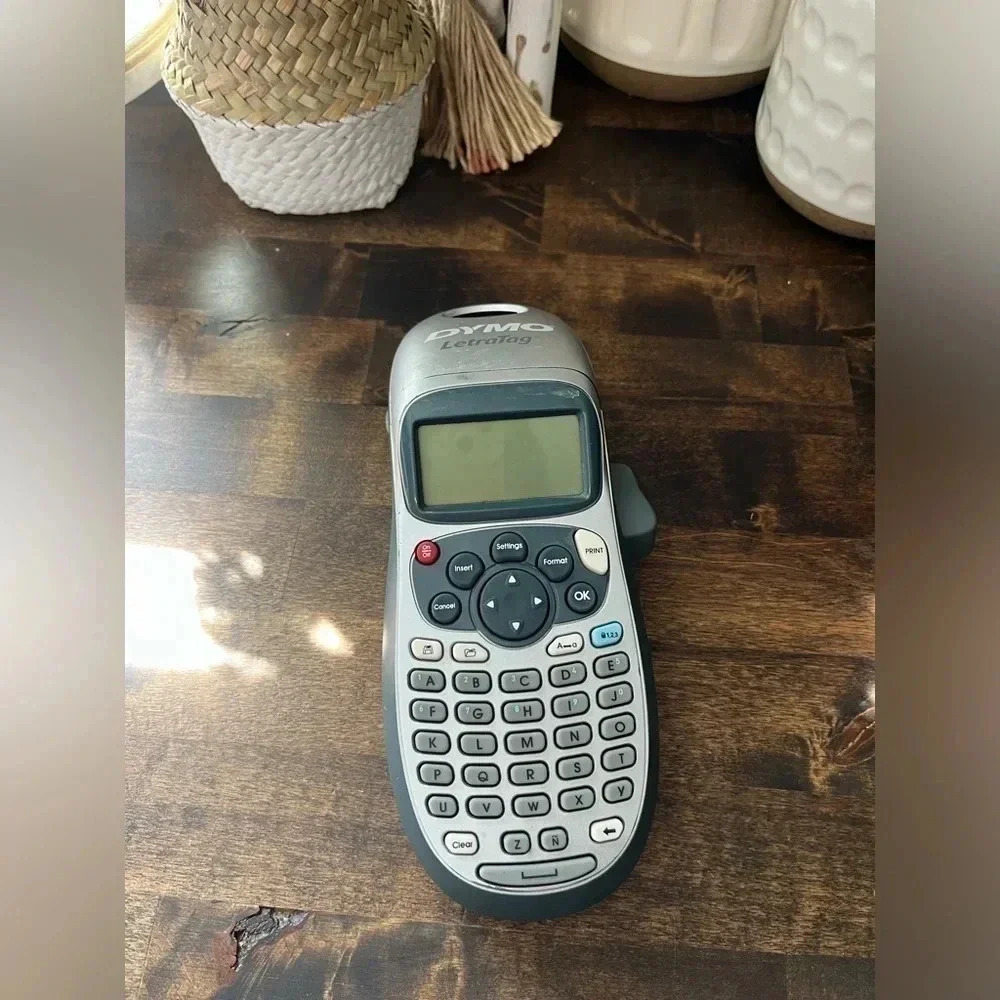 Dymo Letra Tag Handheld Portable Label Maker Working